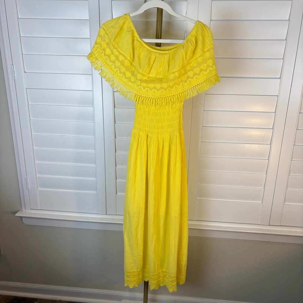 Elegant Seaspice Yellow Off-Shoulder Maxi Dress
0142